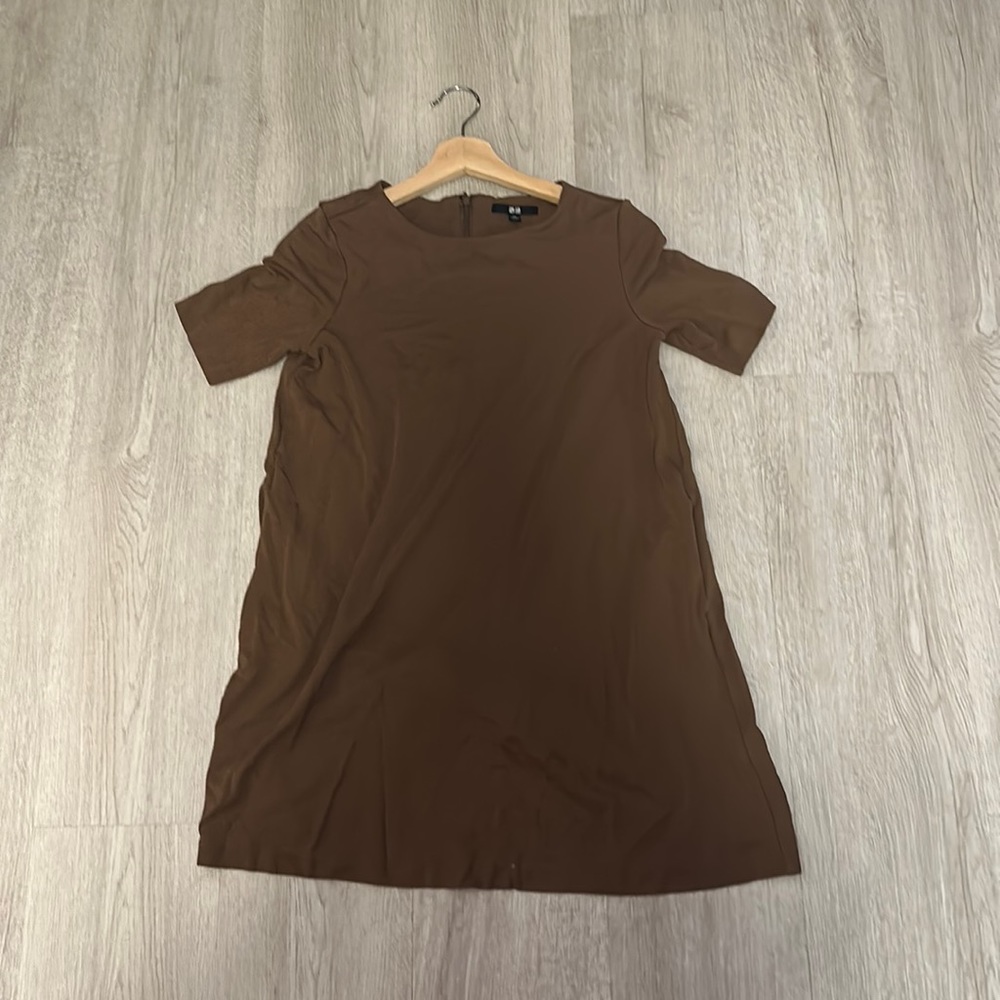 Uniqlo Short Sleeve Zip Up Deess